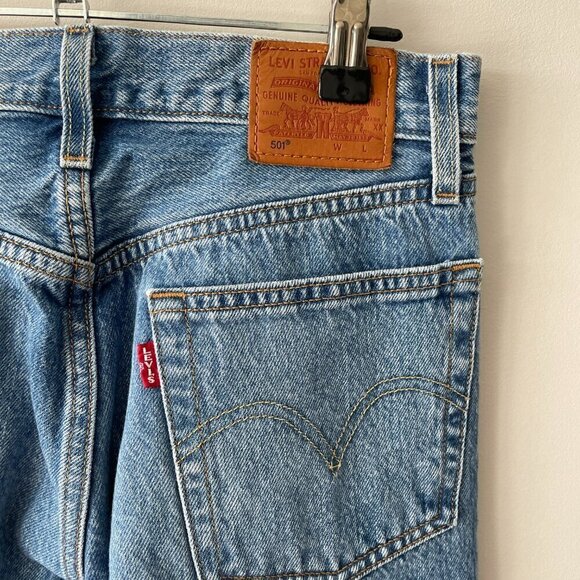 Levi's 501 Premium Icon Fit Wedgie Distressed Raw Hem Skinny Leg Jeans Blue 26 - Picture 5 of 9